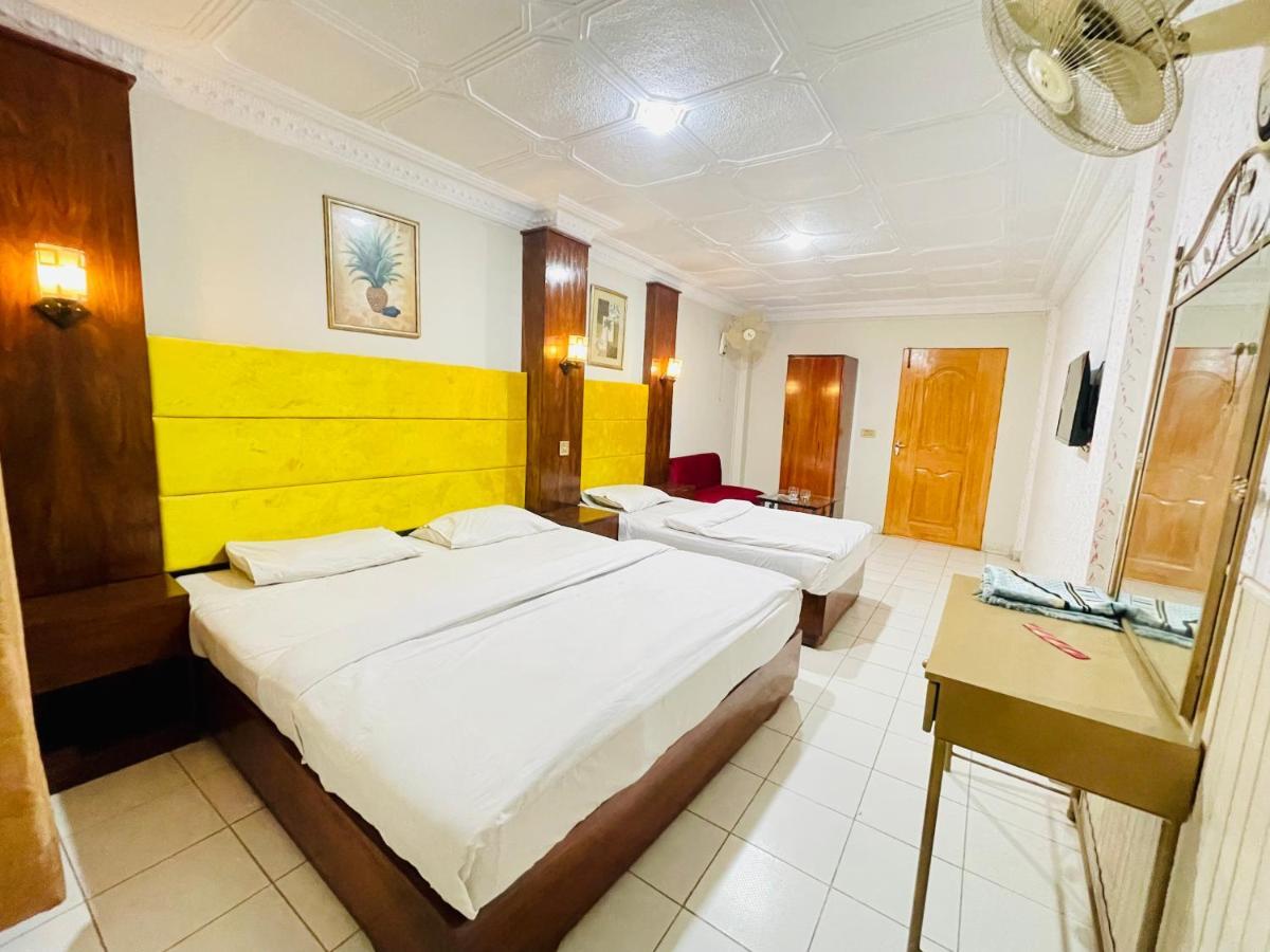Hotel New Mid City Multan Eksteriør bilde