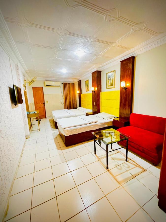 Hotel New Mid City Multan Eksteriør bilde
